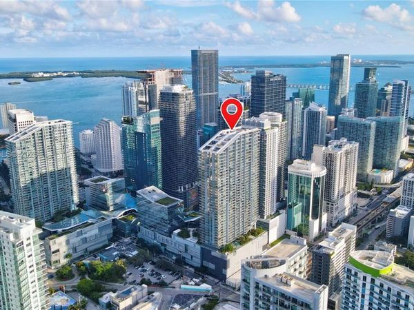 88 SW 7th St, Unit 2706, Miami, FL 33130