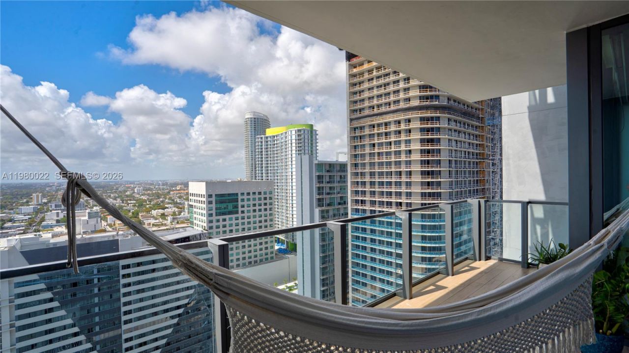 88 SW 7th St, Unit 2706, Miami, FL 33130 Photo
