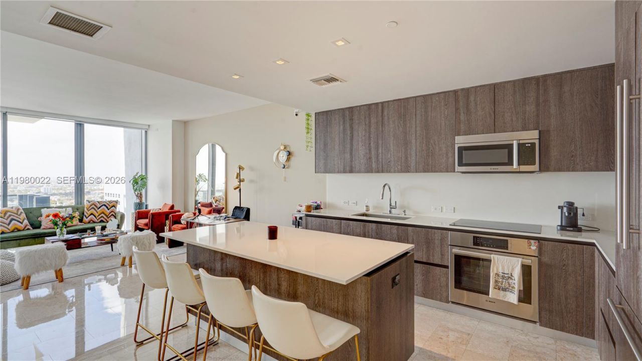 88 SW 7th St, Unit 2706, Miami, FL 33130 Photo