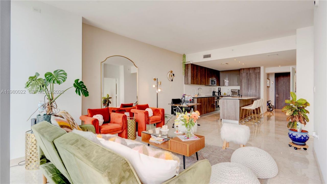 88 SW 7th St, Unit 2706, Miami, FL 33130 Photo