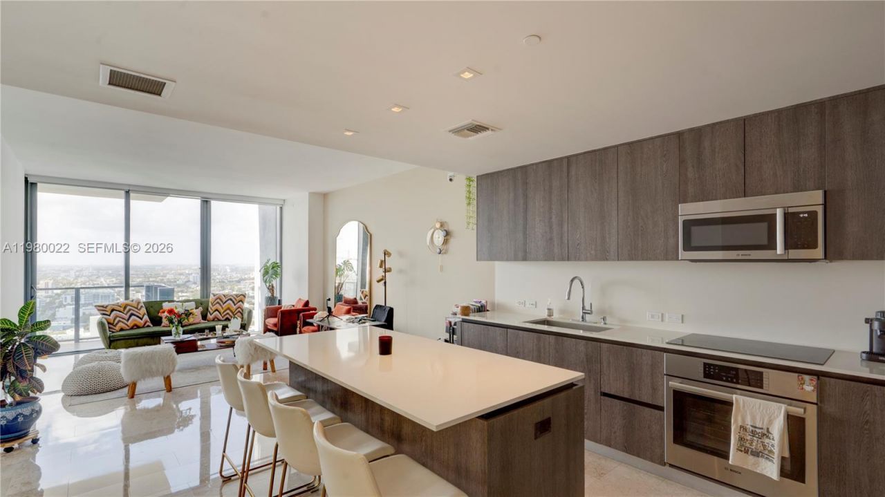 88 SW 7th St, Unit 2706, Miami, FL 33130 Photo