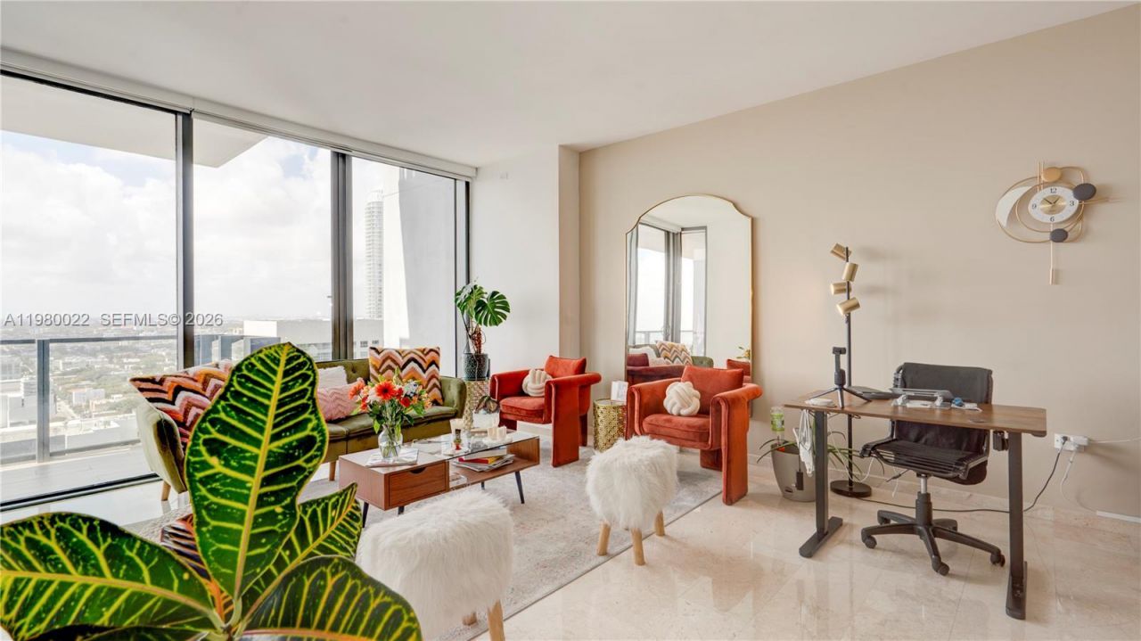 88 SW 7th St, Unit 2706, Miami, FL 33130 Photo