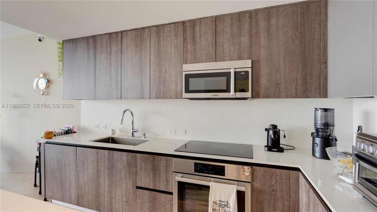 88 SW 7th St, Unit 2706, Miami, FL 33130 Photo