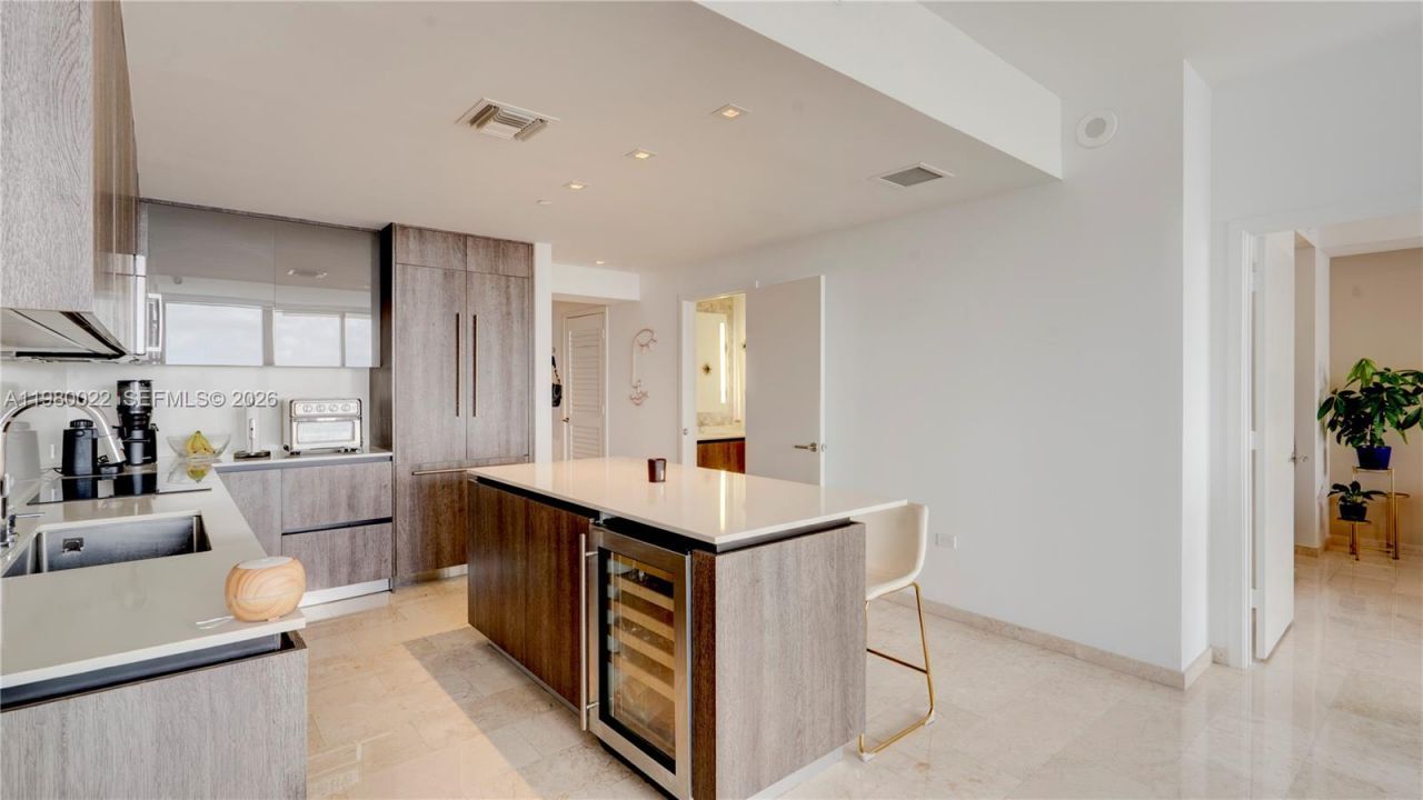 88 SW 7th St, Unit 2706, Miami, FL 33130 Photo