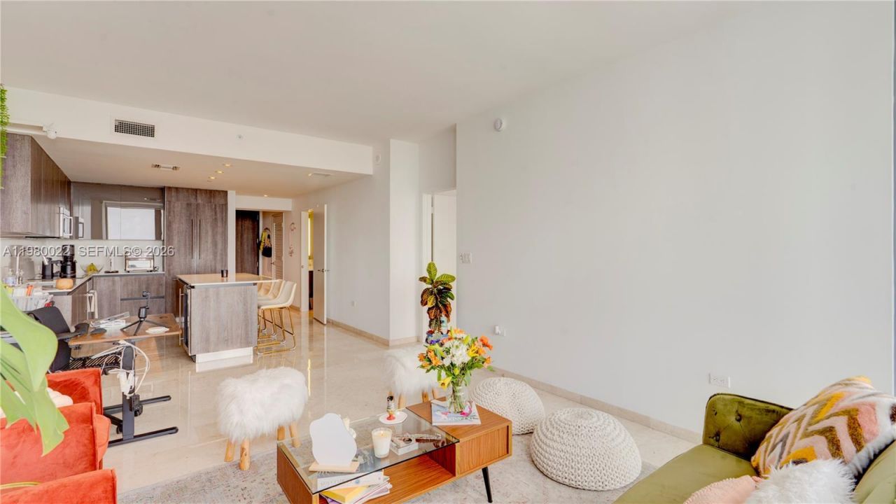 88 SW 7th St, Unit 2706, Miami, FL 33130 Photo