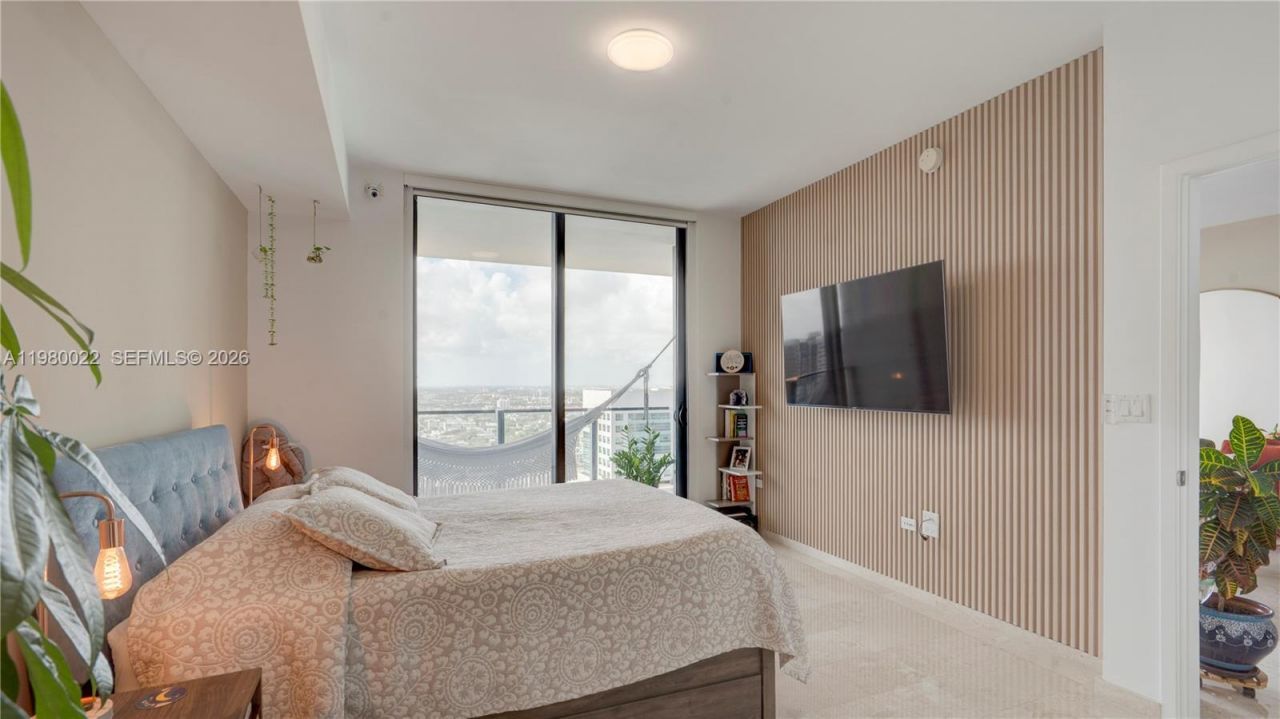 88 SW 7th St, Unit 2706, Miami, FL 33130 Photo