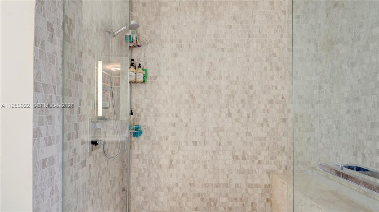 88 SW 7th St, Unit 2706, Miami, FL 33130 Photo