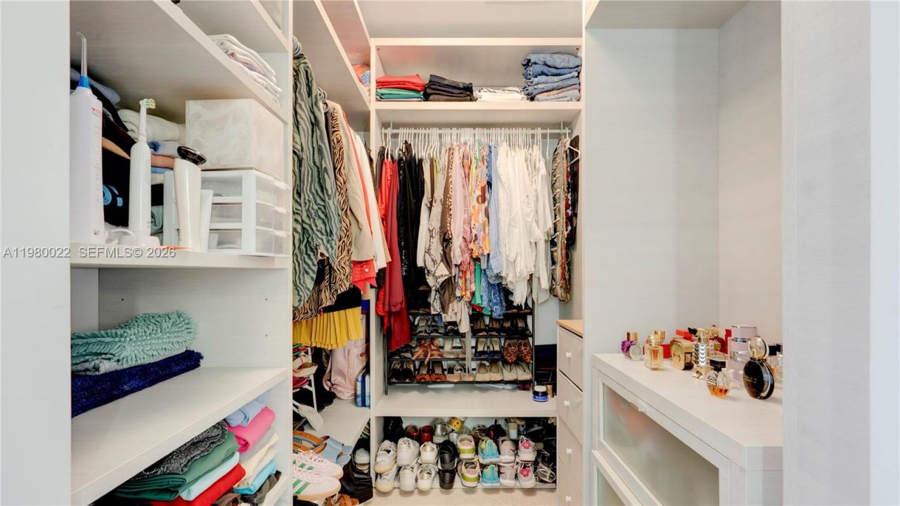 88 SW 7th St, Unit 2706, Miami, FL 33130 Photo