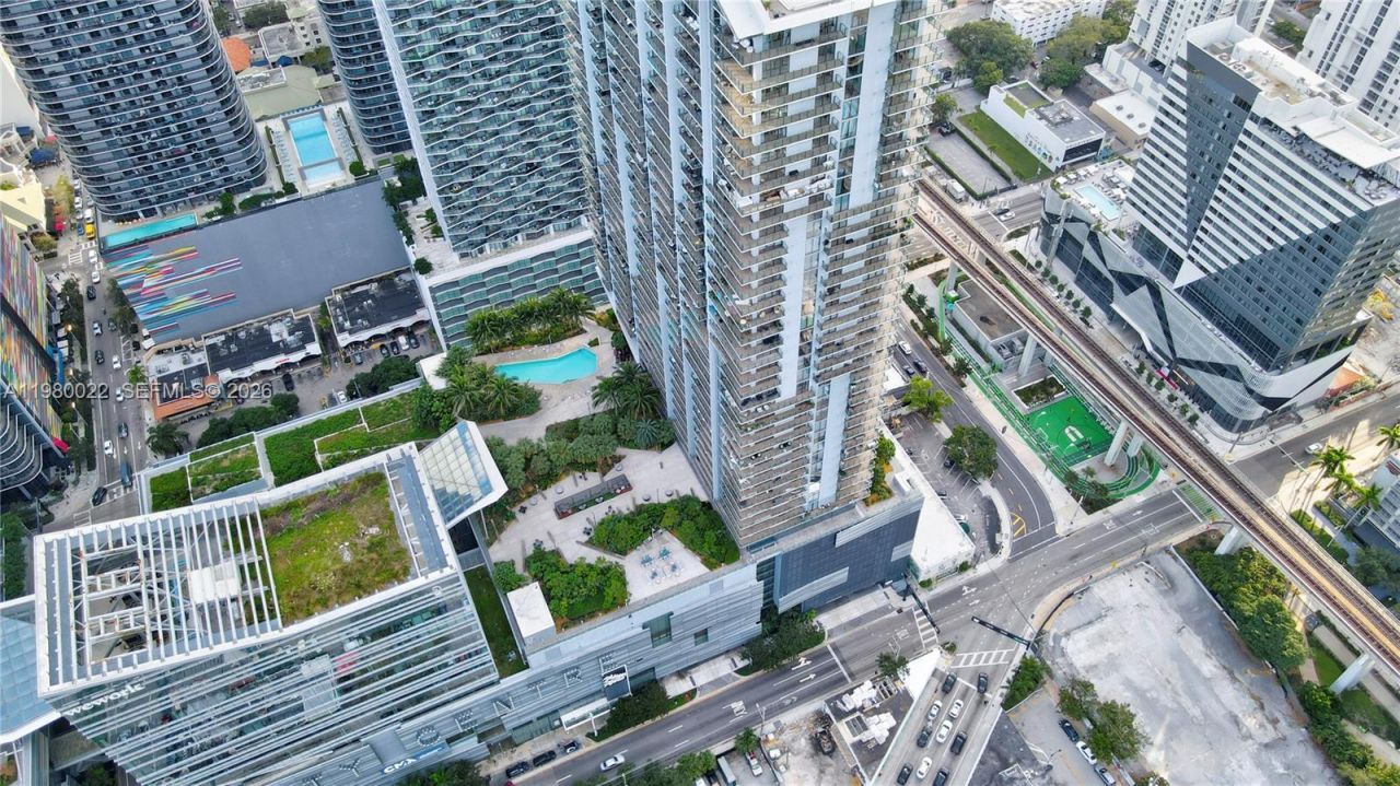 88 SW 7th St, Unit 2706, Miami, FL 33130 Photo