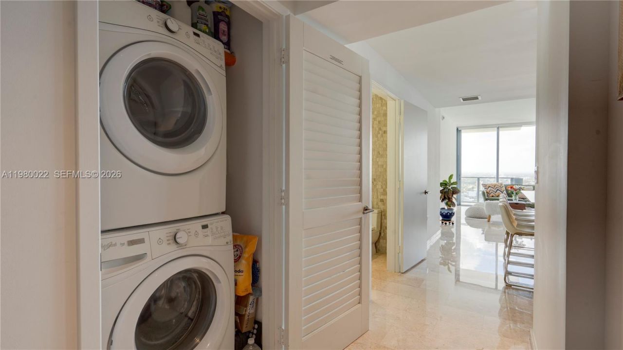 88 SW 7th St, Unit 2706, Miami, FL 33130 Photo