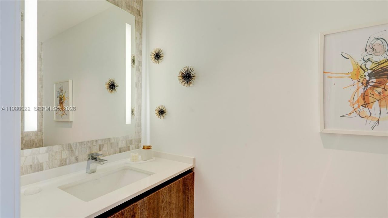 88 SW 7th St, Unit 2706, Miami, FL 33130 Photo