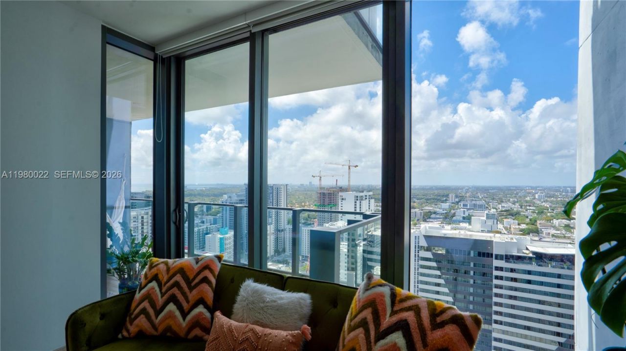 88 SW 7th St, Unit 2706, Miami, FL 33130 Photo