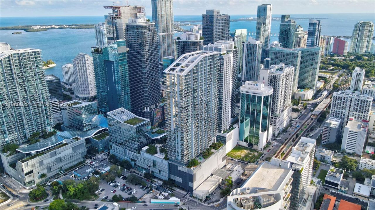 88 SW 7th St, Unit 2706, Miami, FL 33130 Photo