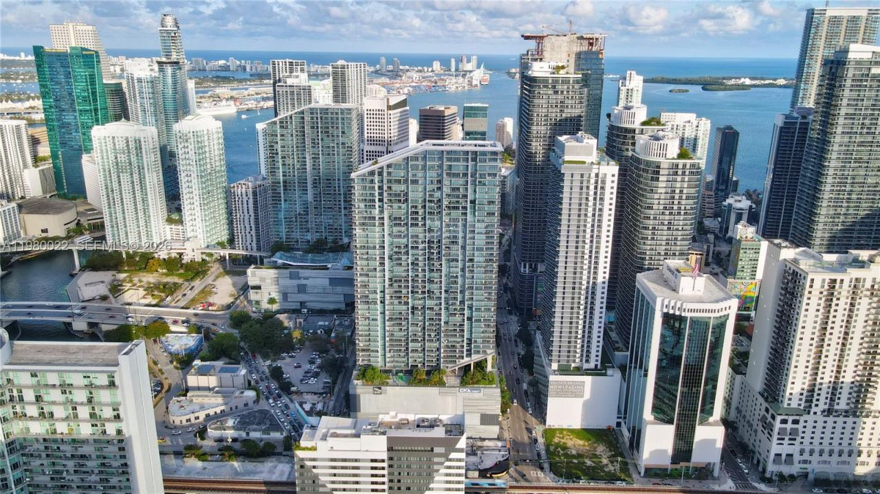 88 SW 7th St, Unit 2706, Miami, FL 33130 Photo