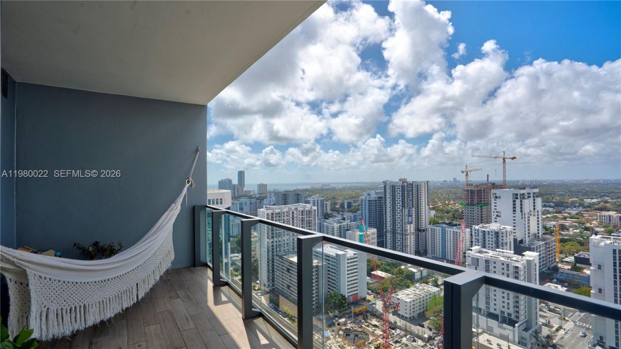 88 SW 7th St, Unit 2706, Miami, FL 33130 Photo