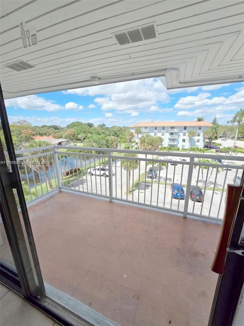 505 S Pine Island Rd , Unit 401B, Plantation, FL 33324 Photo