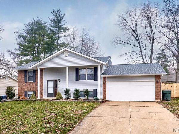 21 Universal Drive, St Peters, MO 63376