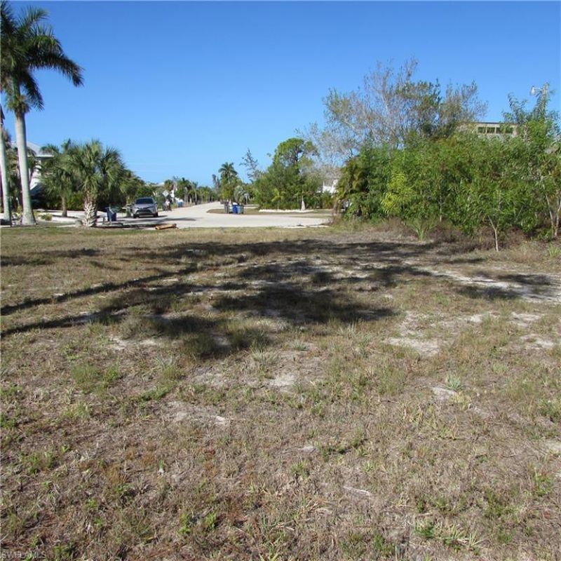 7758 Breakwater Ct, Bokeelia, FL 33922 Photo