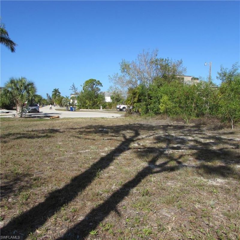 7758 Breakwater Ct, Bokeelia, FL 33922 Photo