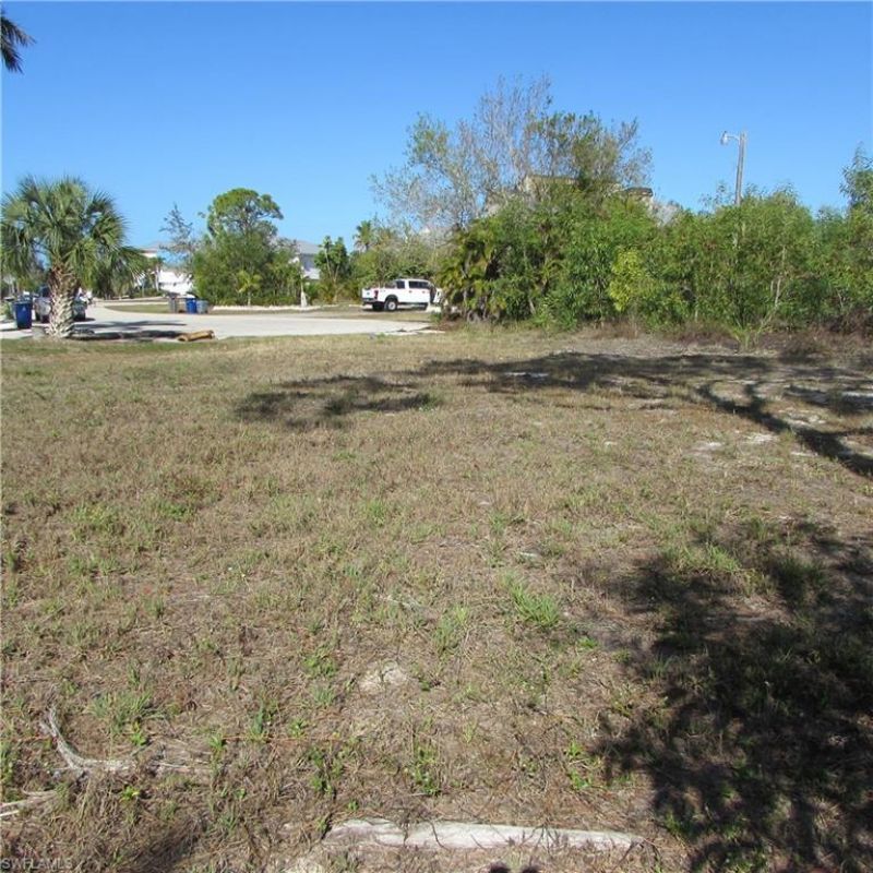 7758 Breakwater Ct, Bokeelia, FL 33922 Photo