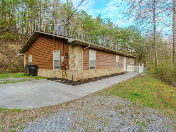 1430 Am King Way, Sevierville, TN 37876