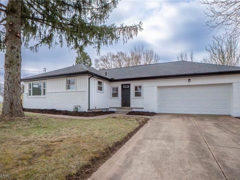 398 Snyder Avenue , Barberton, OH 44203 Photo 1