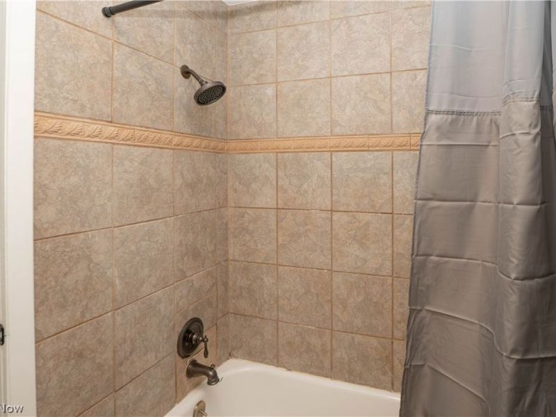 398 Snyder Avenue , Barberton, OH 44203 Photo 18