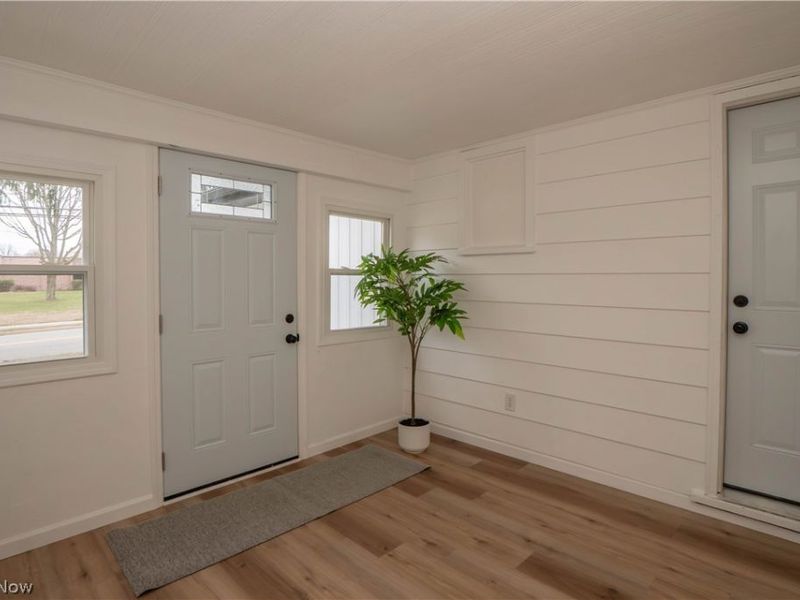 398 Snyder Avenue , Barberton, OH 44203 Photo 3