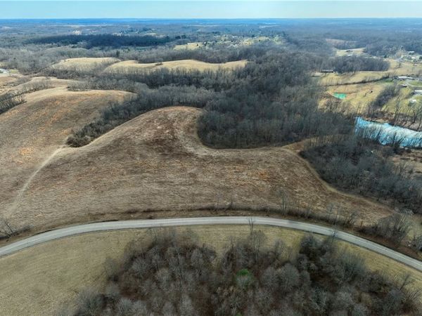 Pinecrest Drive, Zanesville, OH 43701