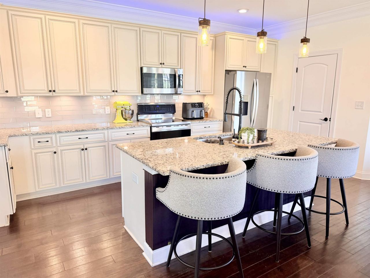 504 Saint Julian Ln. Photo 8