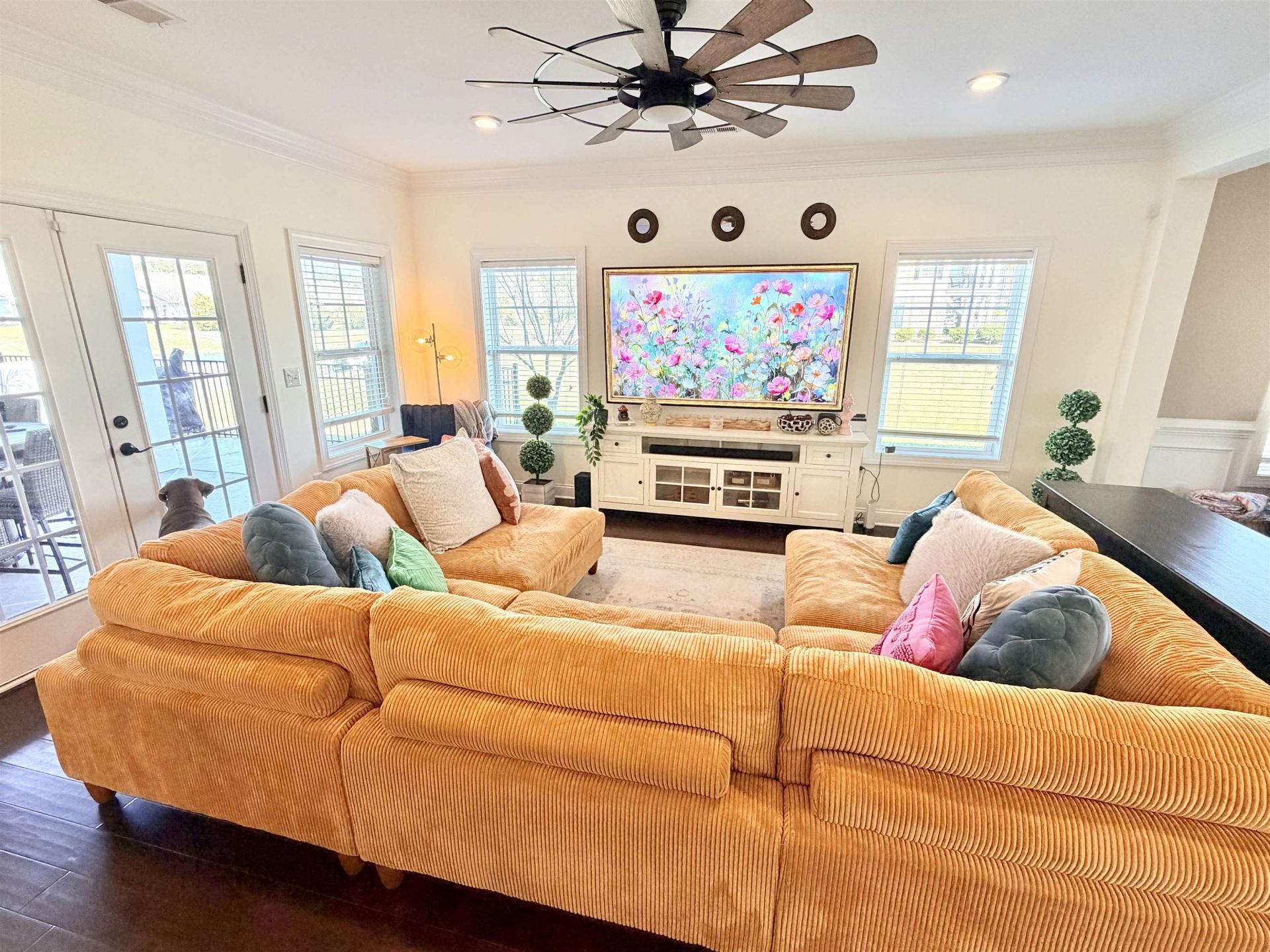 504 Saint Julian Ln. Photo 8