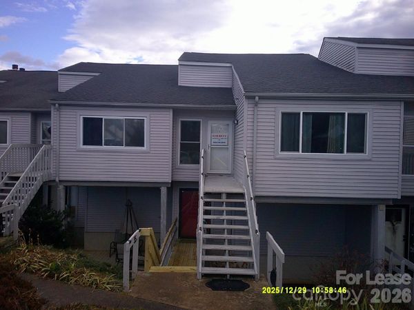 1050 21st Avenue NW, Unit 36, Hickory, NC 28601