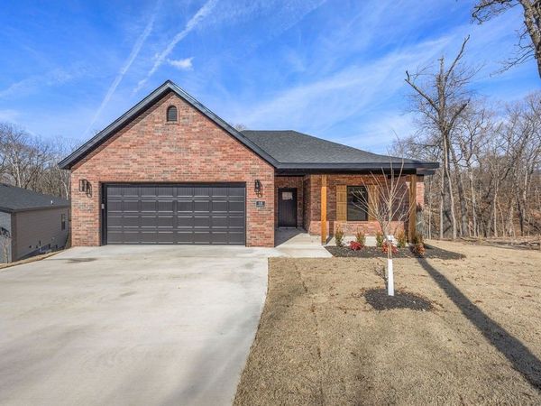 18 Dumfries Lane , Bella Vista, AR 72715