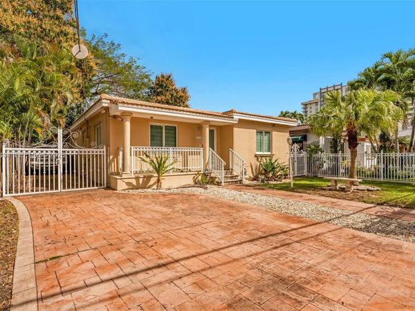 2121 SW 30th Ct , Unit 2121, Miami, FL 33145