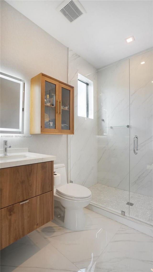 3075 Mary St, Miami, FL 33133 Photo