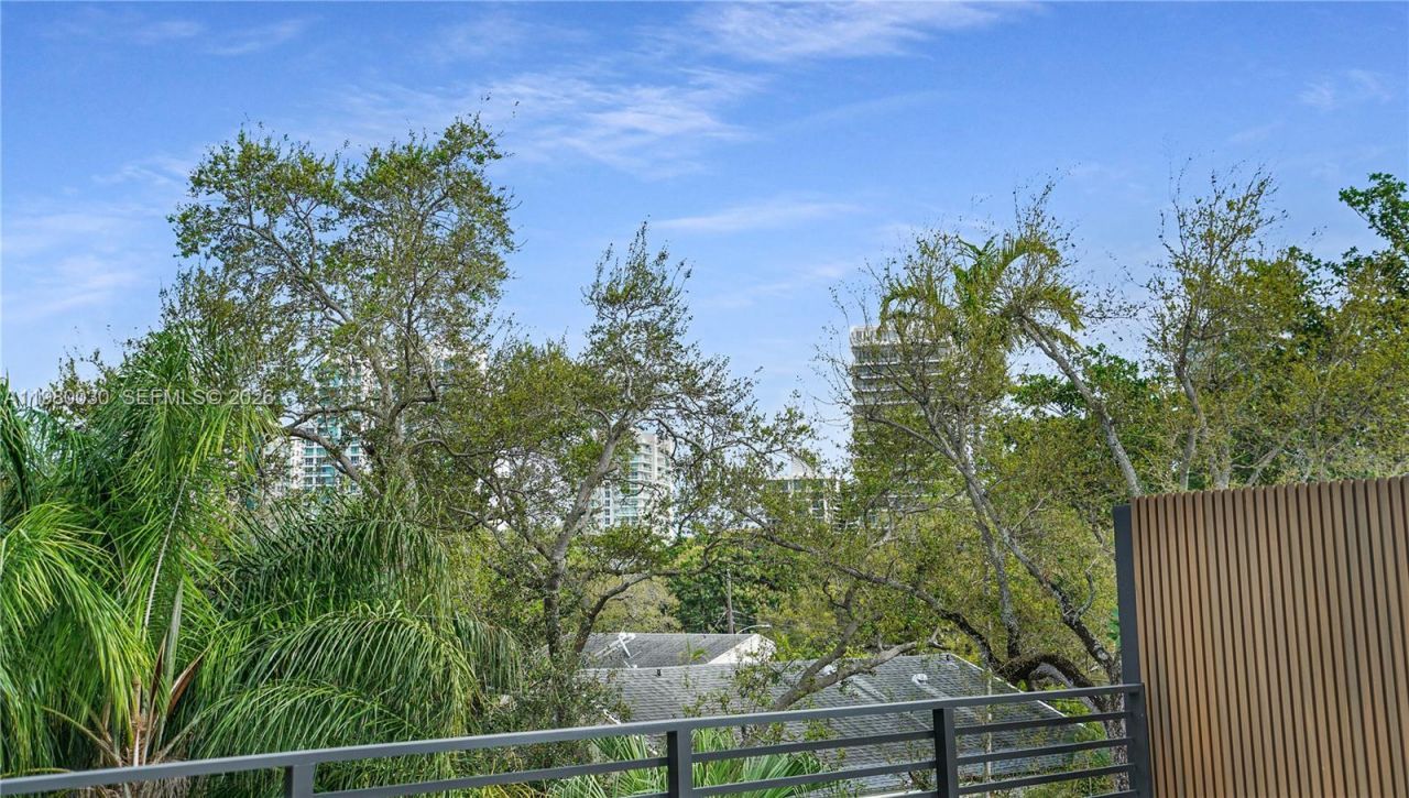 3075 Mary St, Miami, FL 33133 Photo