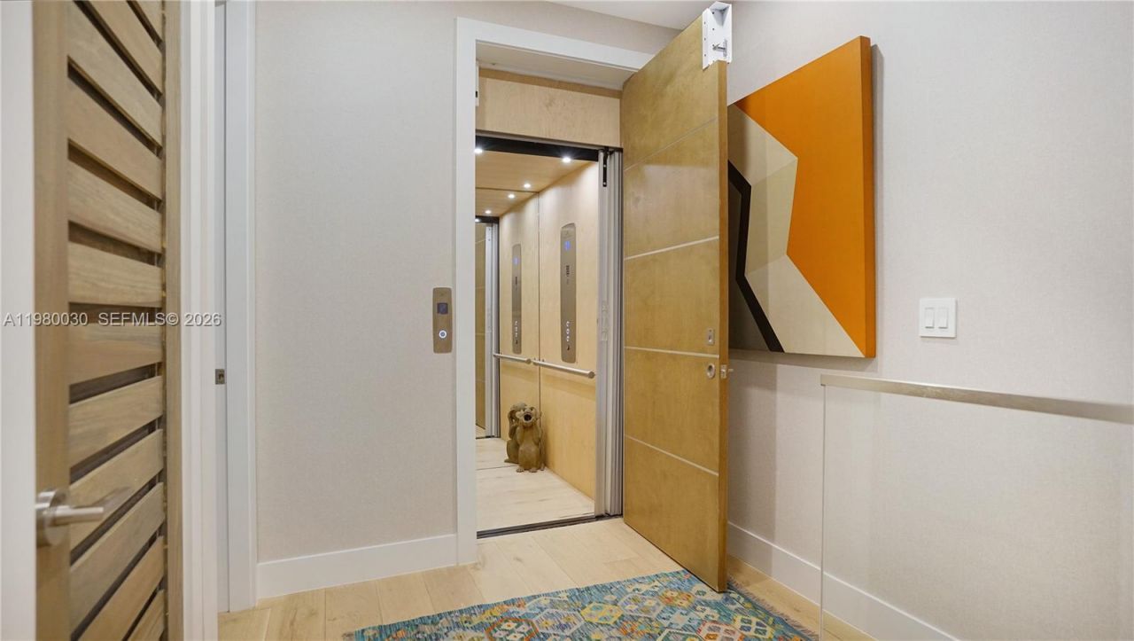 3075 Mary St, Miami, FL 33133 Photo