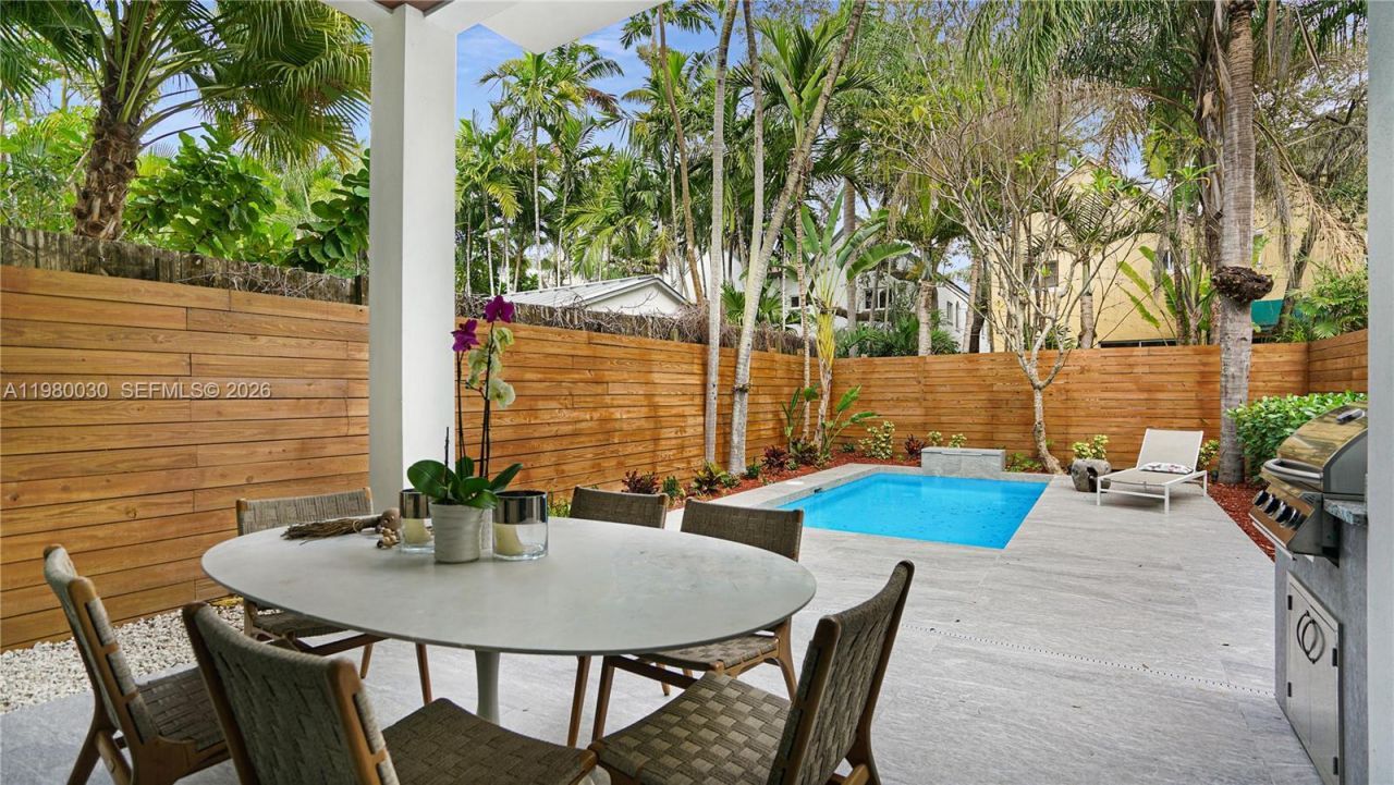 3075 Mary St, Miami, FL 33133 Photo