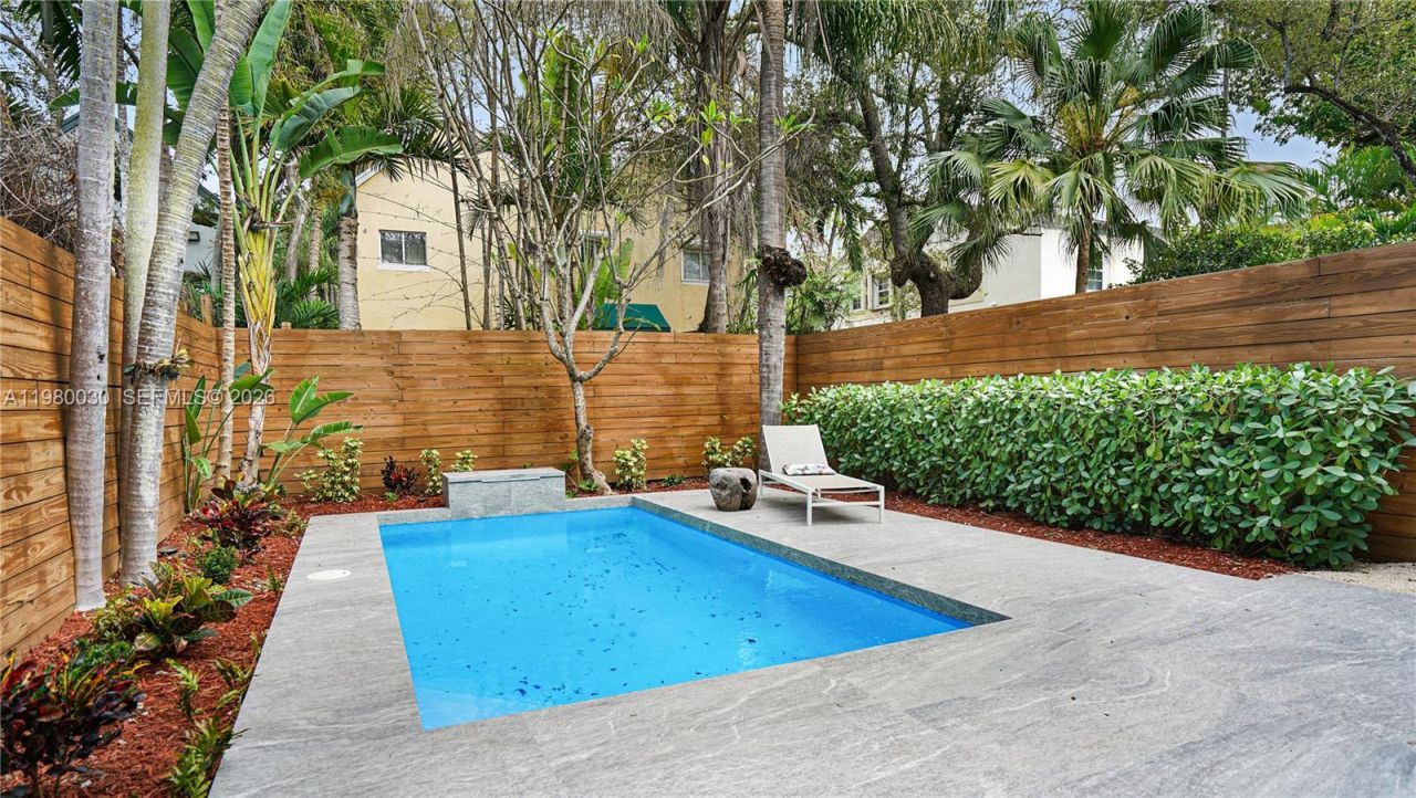 3075 Mary St, Miami, FL 33133 Photo