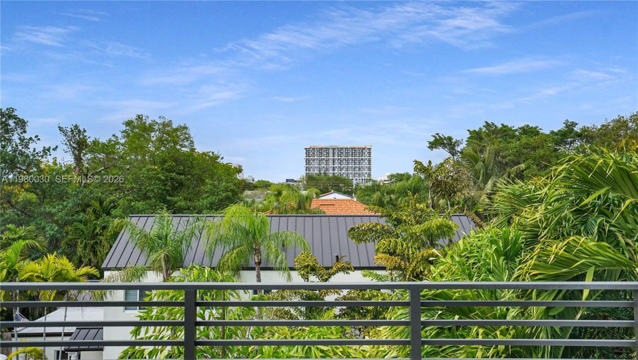 3075 Mary St, Miami, FL 33133 Photo