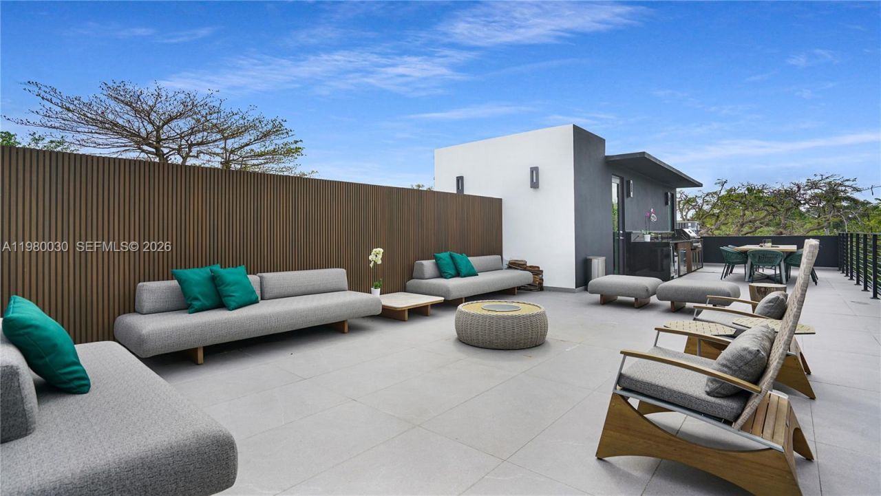 3075 Mary St, Miami, FL 33133 Photo