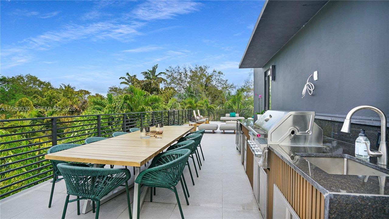 3075 Mary St, Miami, FL 33133 Photo