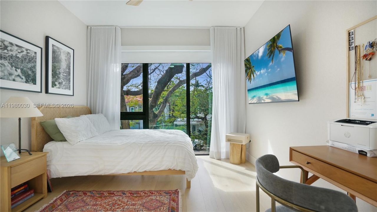 3075 Mary St, Miami, FL 33133 Photo