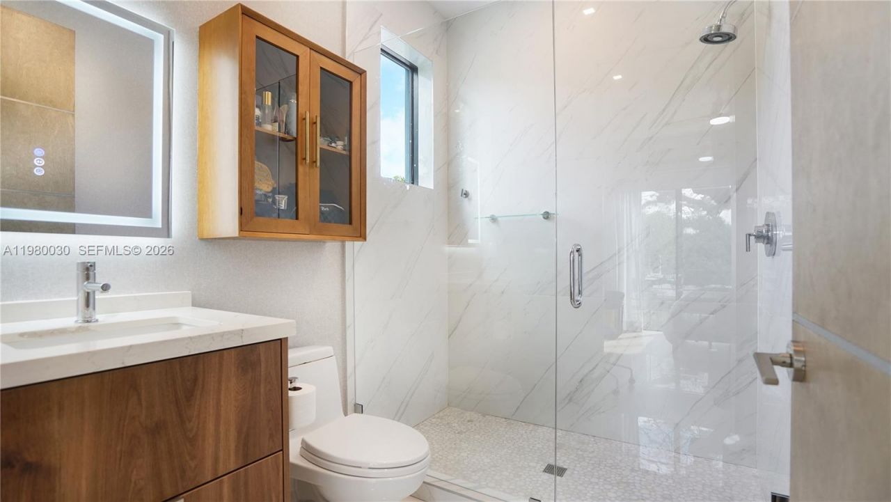 3075 Mary St, Miami, FL 33133 Photo