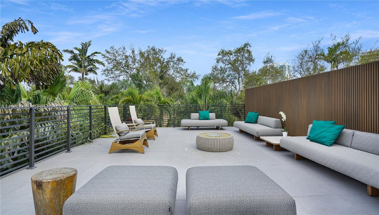 3075 Mary St, Miami, FL 33133 Photo