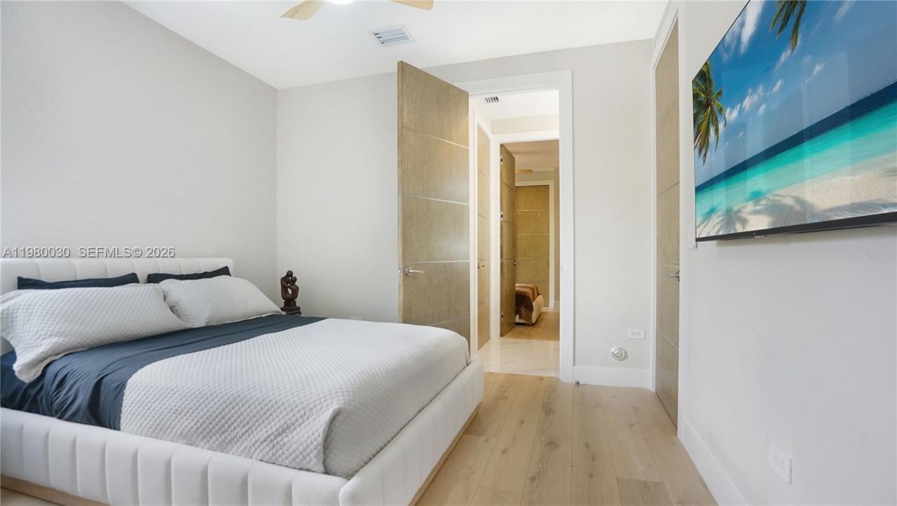 3075 Mary St, Miami, FL 33133 Photo