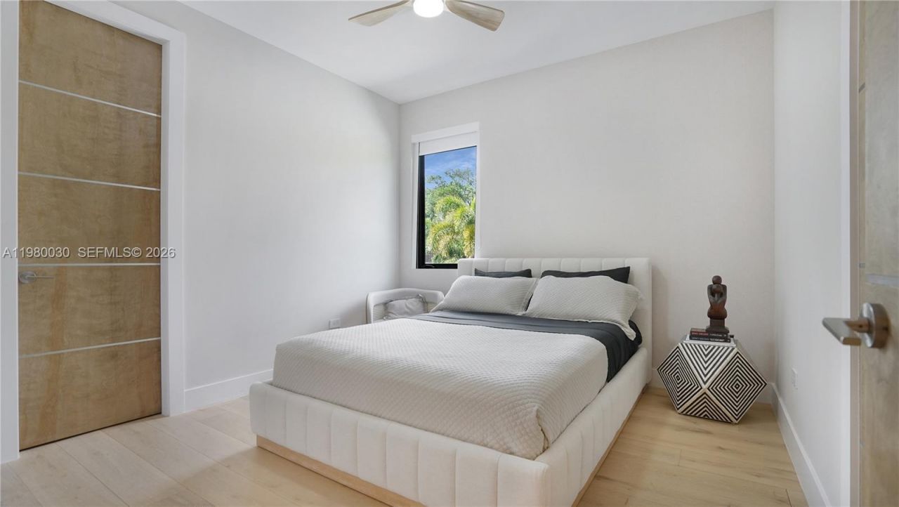 3075 Mary St, Miami, FL 33133 Photo