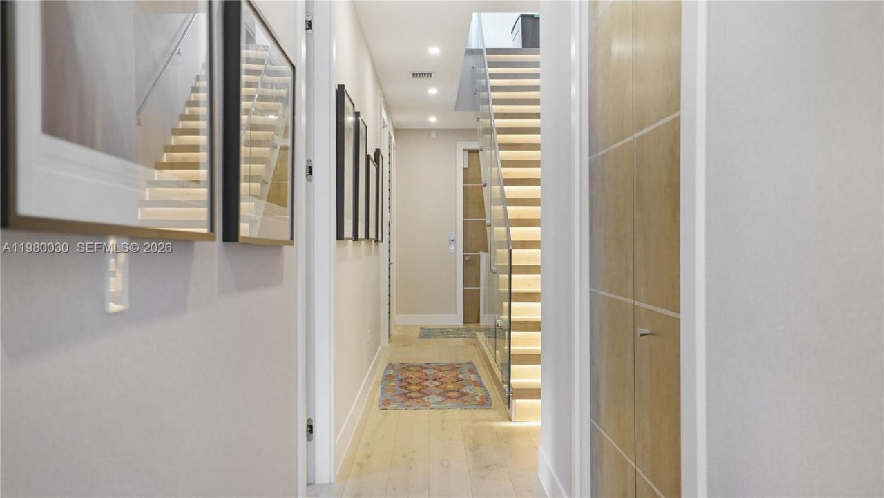 3075 Mary St, Miami, FL 33133 Photo