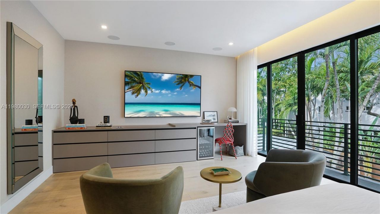 3075 Mary St, Miami, FL 33133 Photo