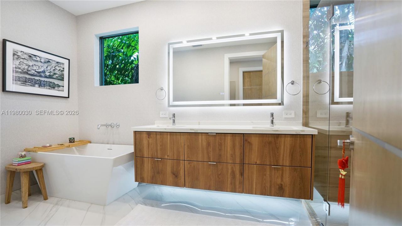 3075 Mary St, Miami, FL 33133 Photo